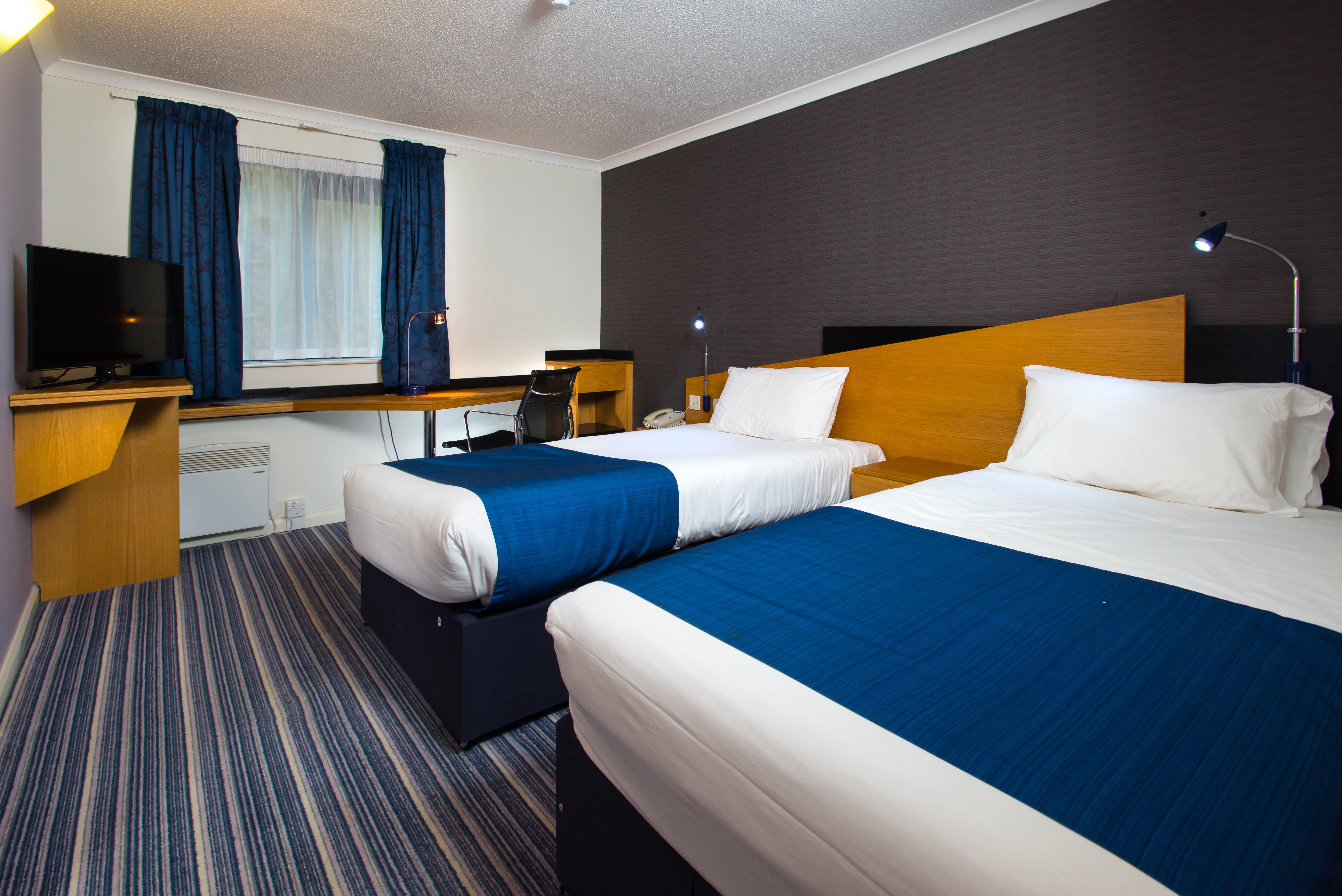 Holiday Inn Express Stevenage, An Ihg Hotel Экстерьер фото