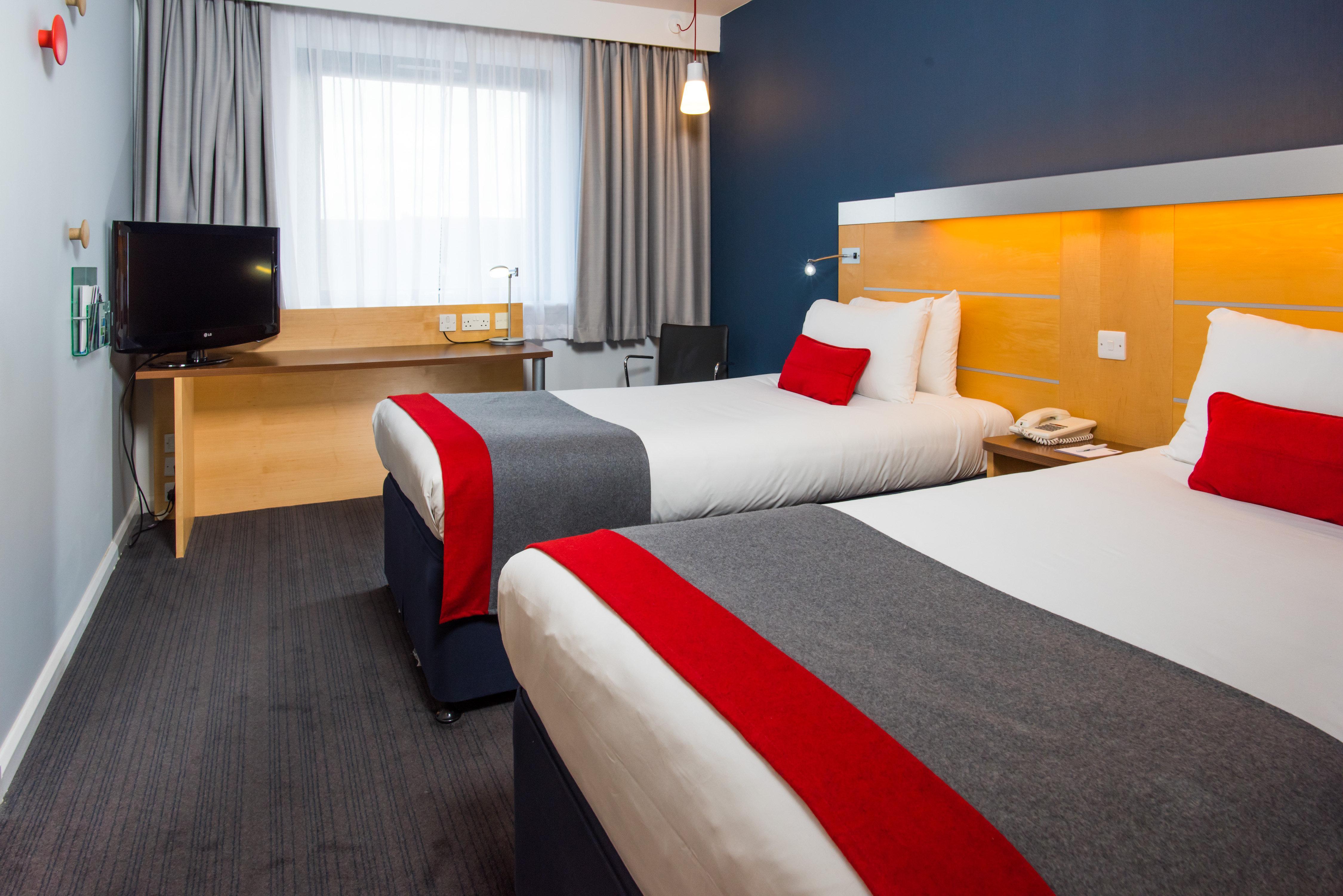 Holiday Inn Express Stevenage, An Ihg Hotel Экстерьер фото