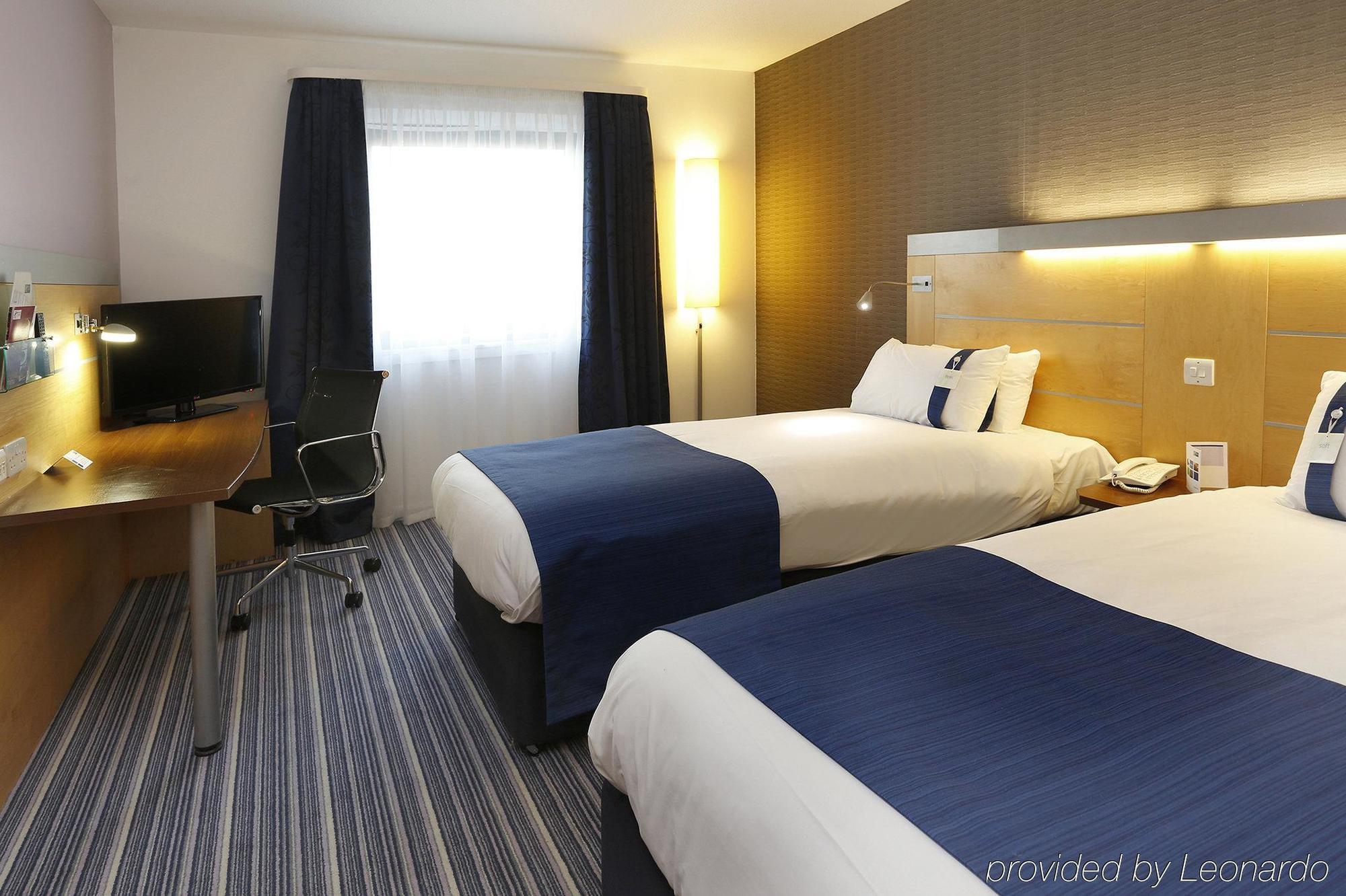 Holiday Inn Express Stevenage, An Ihg Hotel Экстерьер фото