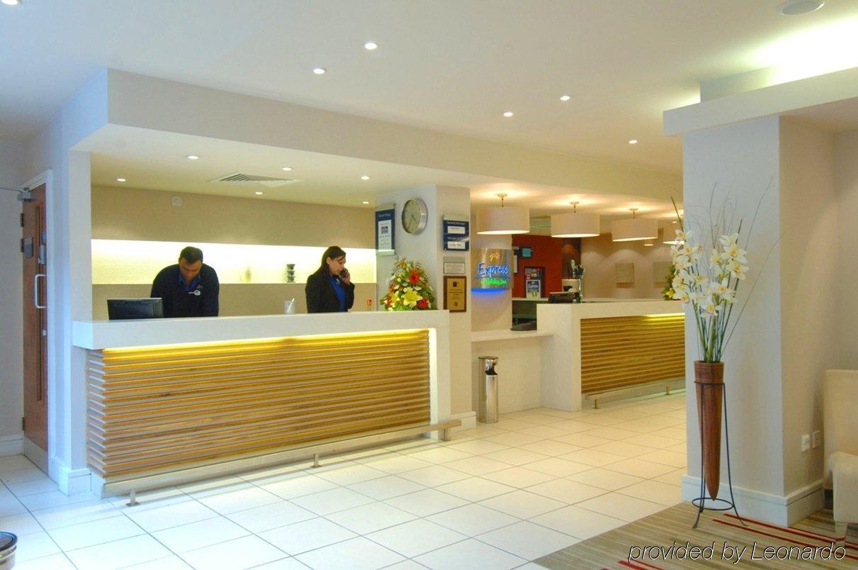 Holiday Inn Express Stevenage, An Ihg Hotel Экстерьер фото