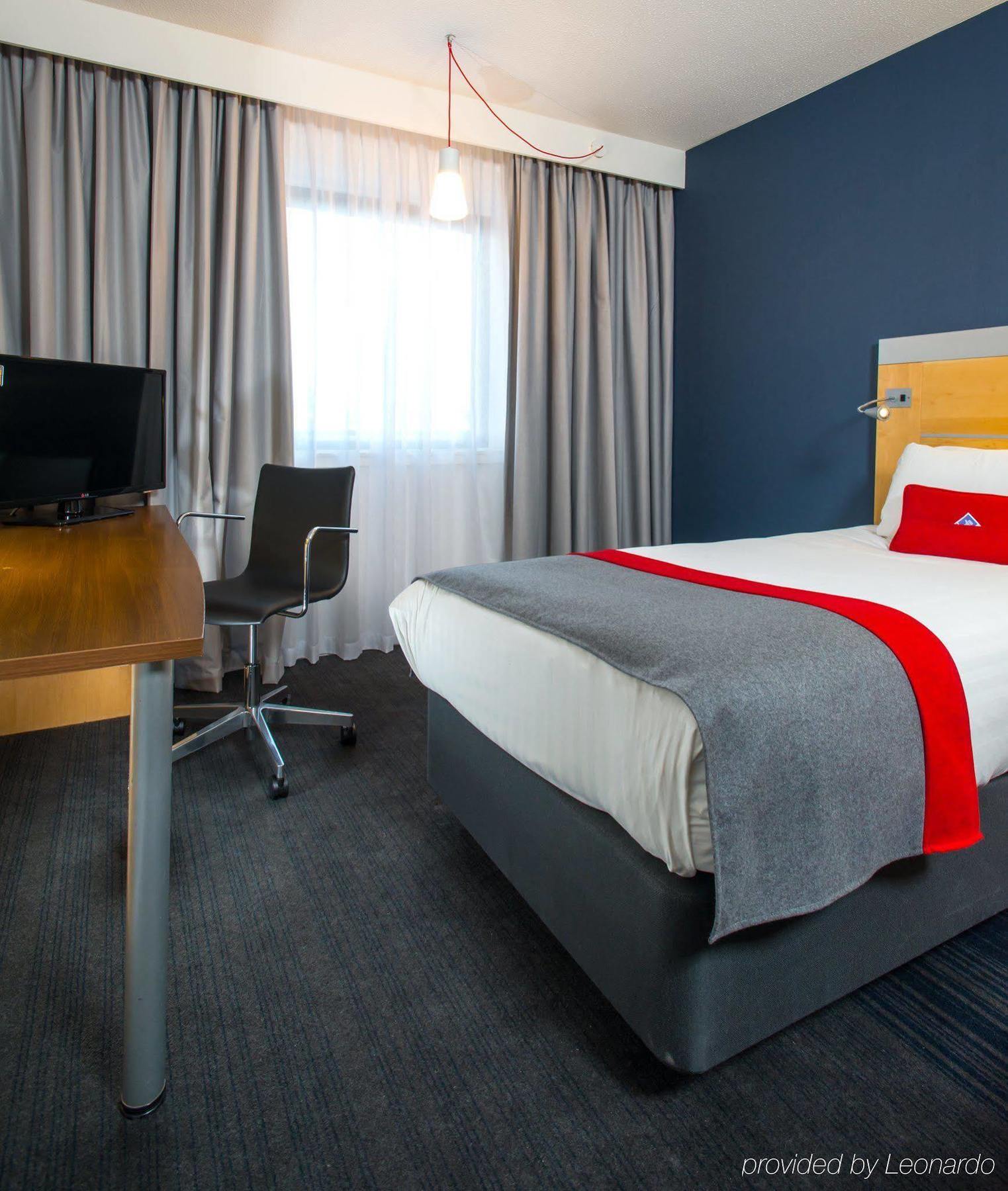 Holiday Inn Express Stevenage, An Ihg Hotel Экстерьер фото