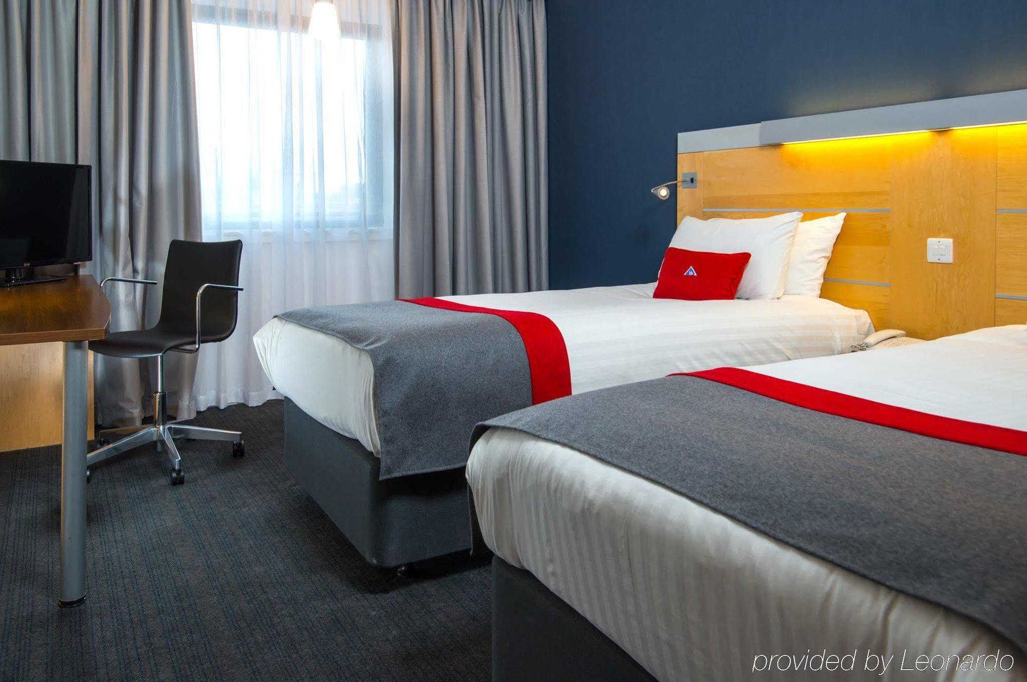 Holiday Inn Express Stevenage, An Ihg Hotel Экстерьер фото