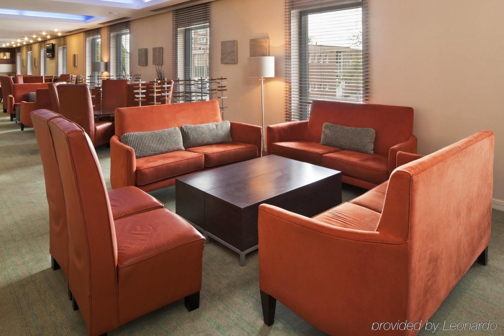 Holiday Inn Express Stevenage By Ihg Интерьер фото